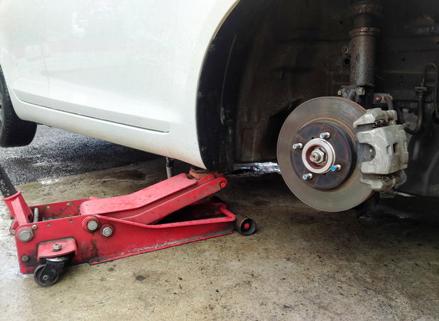 San Lorenzo, CA – When Should Lexus Control Arms Be Replaced At Auto Repair Shop?